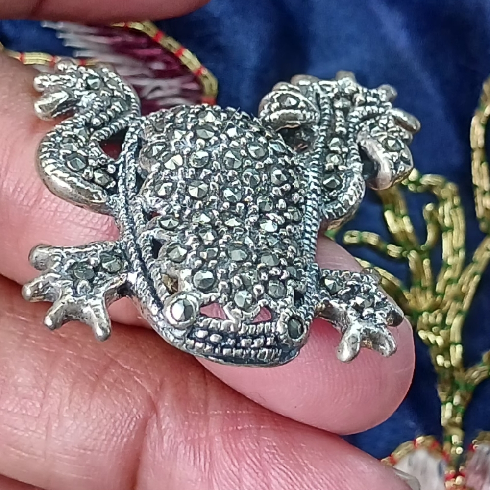 .925 Sterling Silver Brooche